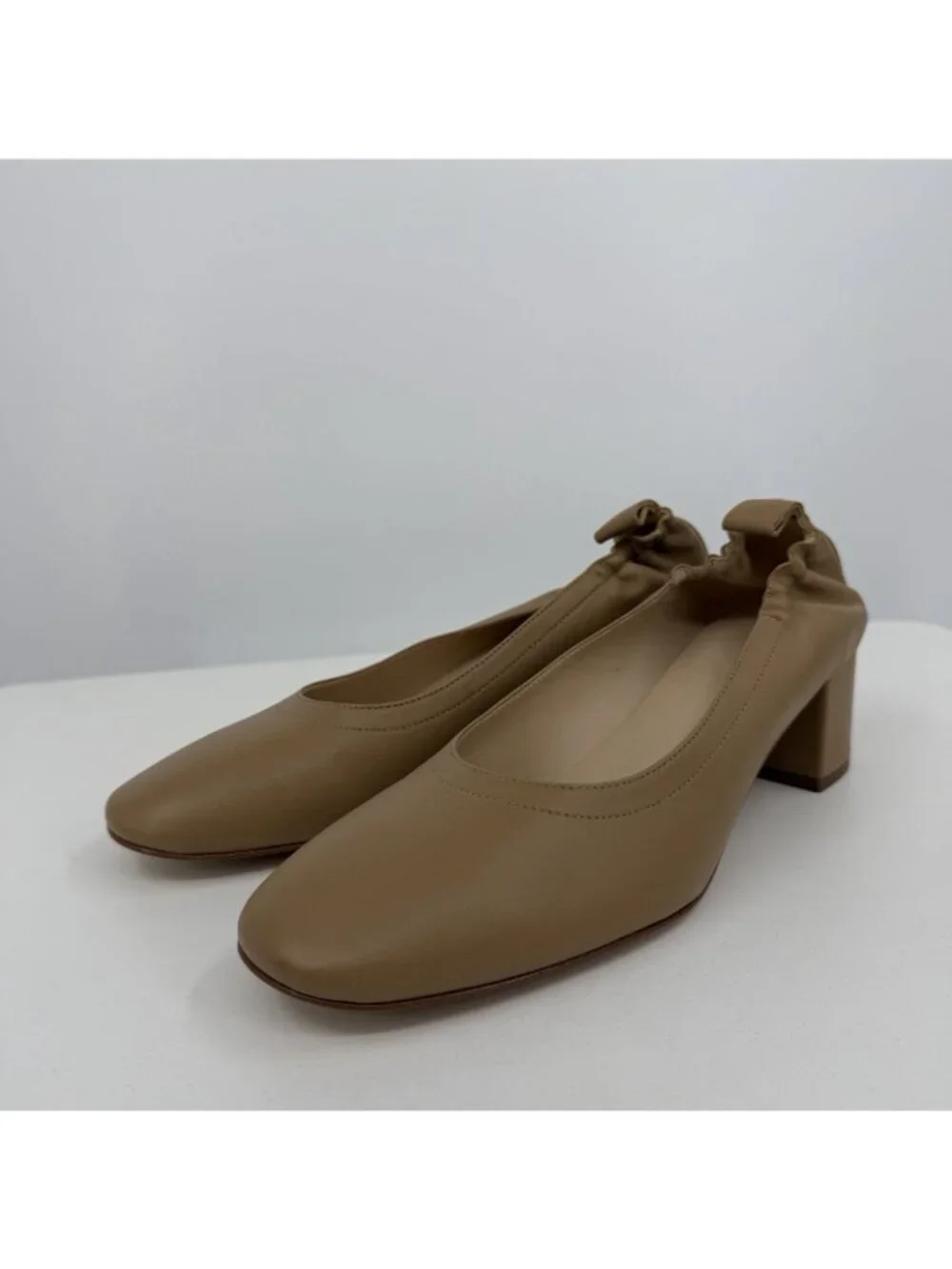 Everlane Italian Leather Day Heel Light Taupe 10 Women's Elastic Back Comfort